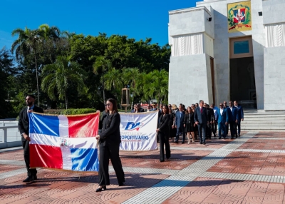 DA celebra eucaristía y deposita ofrenda floral por 47 aniversario de fundación
